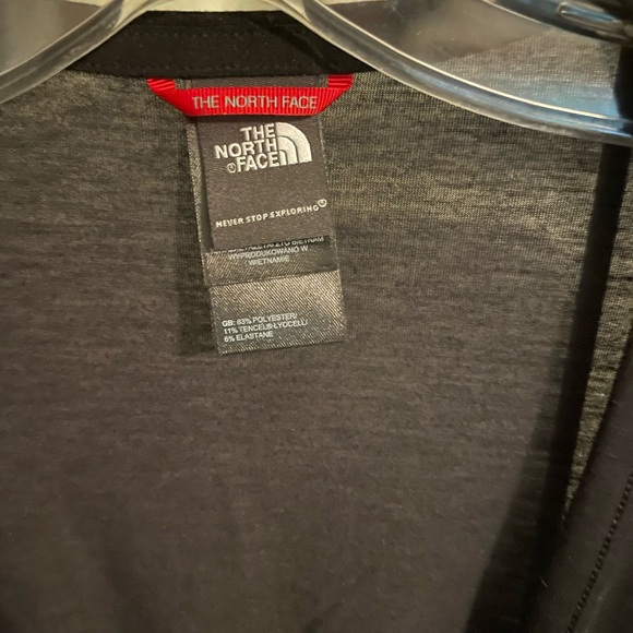 The North Face Women’s Black 3/4 Sleeve Cardigan - Picture 3 of 4